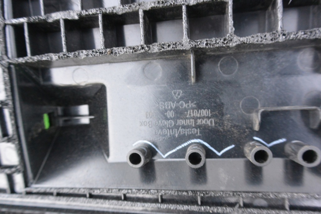 фото №5, Бардачок пасажира tesla model s 12-16 eu