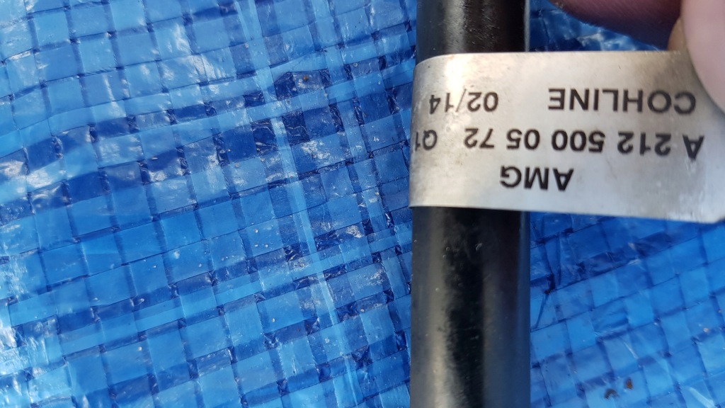 фото №3, Mercedes w212 amg трубка шланг радиатора масла