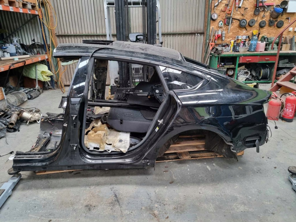 фото №10, Audi a5 8w8 sportback задняя правая левая стекло стекло dekor молдинг 19r as3