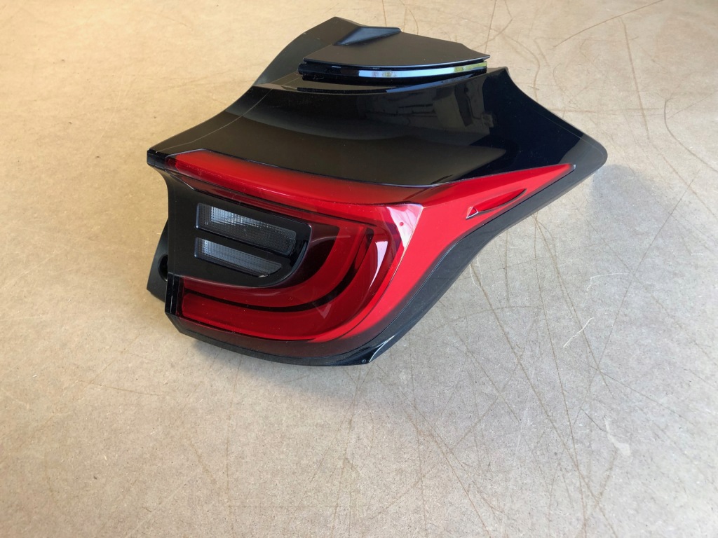 фото №2, Toyota yaris 4 iv лампа правый задняя led комплектная