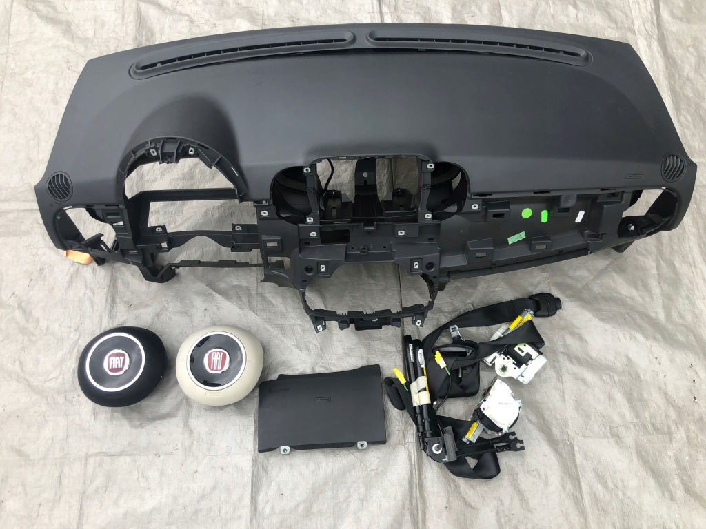 фото №1, Fiat 500 lift панель приладів панель приладів подушка безпеки ремені консоль 2015-