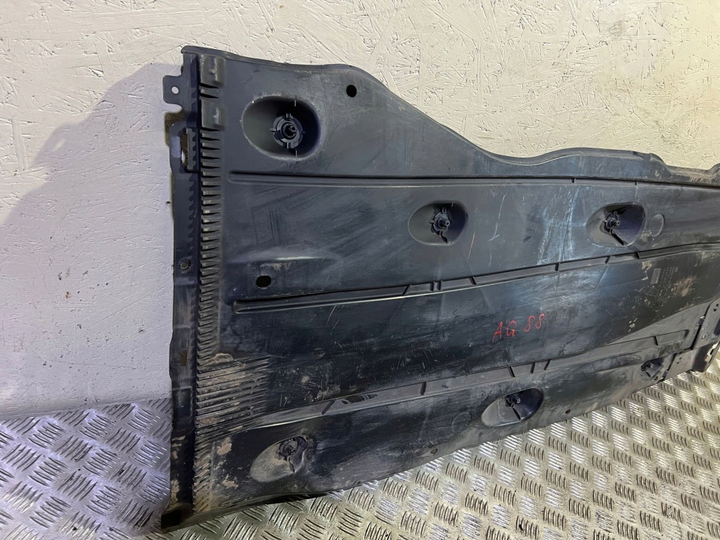 Купить Audi q2 - 2019 левая сторона накладка боковое  подвеска