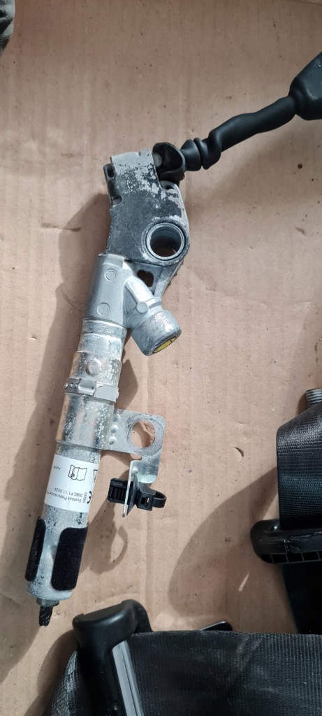 Mustang vi рестайлинг  gt ремень безопасности правый  перед натяжитель jr3b-r699d64-cg с Разборки