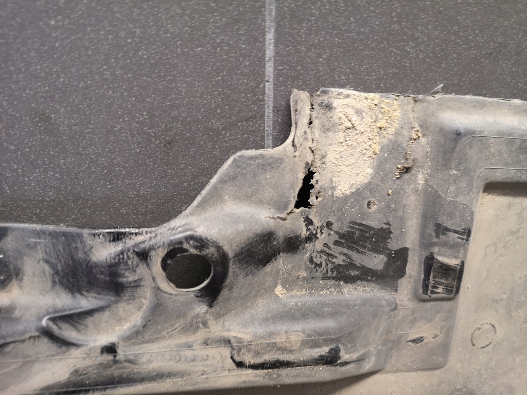 фото №8, Захист підвіска права audi a8 d3 4e0825206g