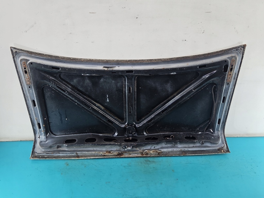 фото №12, Крышка багажника задняя mercedes 123 sedan белый