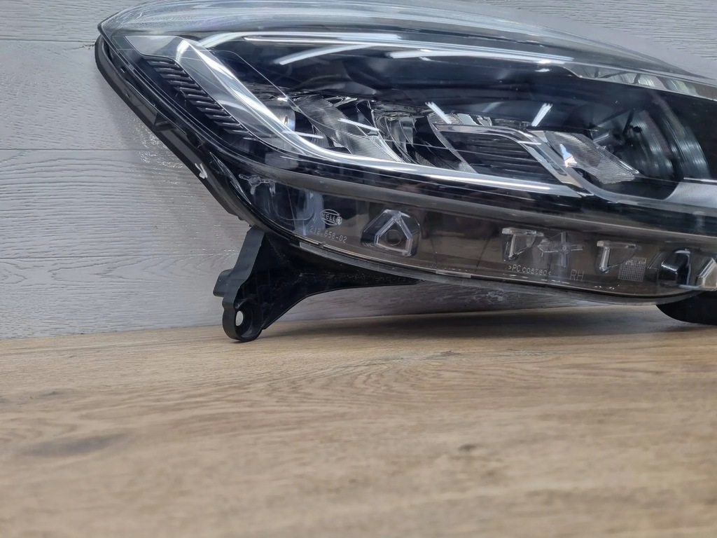 фото №8, Renault captur 2018 перед сторона правая лампы передние