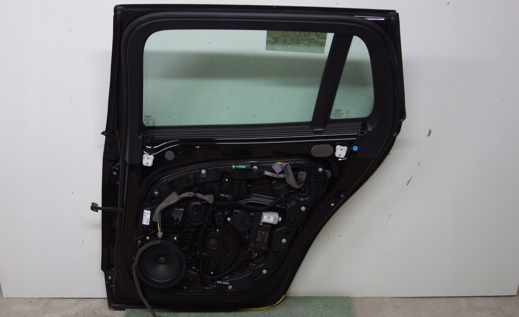 Volvo v60 18- дверь правое задние 019 Оригинал