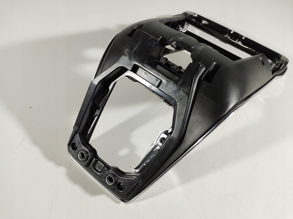 фото №9, Volvo v40 12- рамка радио панель обдув