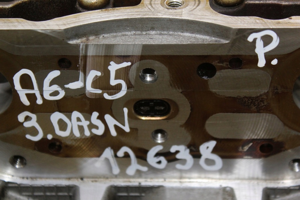 фото №15, Головка двигателя a6 c5 a8 d3 3.0 asn 06c103373f