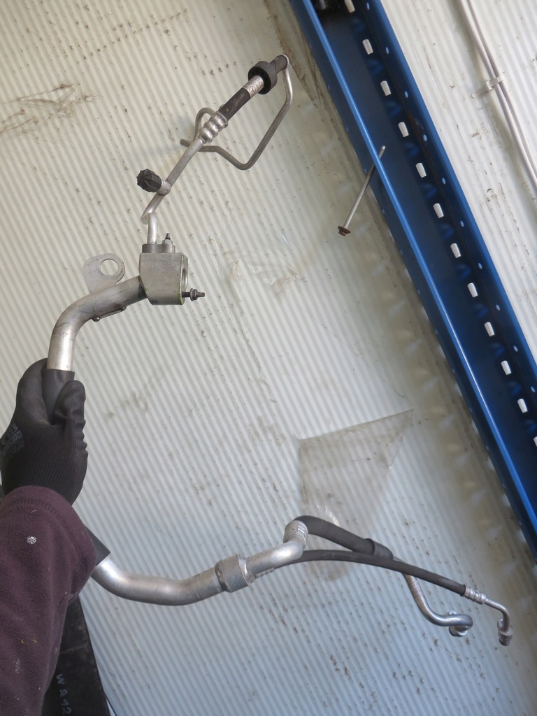 фото №1, Wąż трубка кондиционера mercedes w212 a2128305515 x