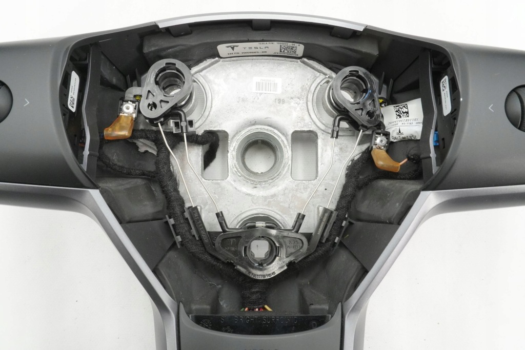 Повітропровід шкіряний багатофункціональний tesla model 3 1095222-00-k 2543286apq Ціна