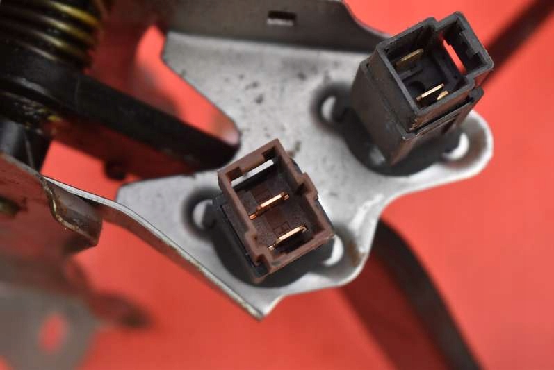 фото №7, Педаль педали комплект автоматическая коробка передач nissan maxima a33 3.0 v6 200 km 00-05