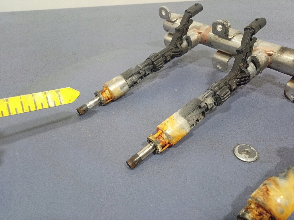 фото №5, Audi q8 rsq8 4m8 4.0 tfsi молдинг упорскування 0p2133316a