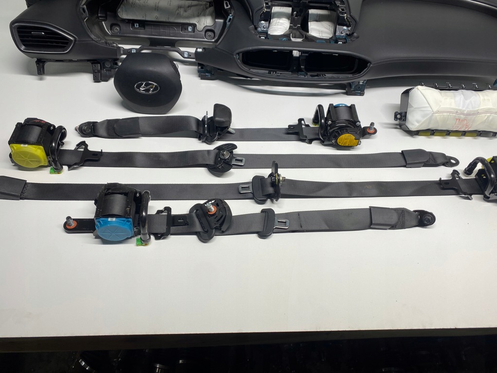 фото №5, Приборная панель консоль подушки безопасности ремни hyundai santa fe iv демонтаж