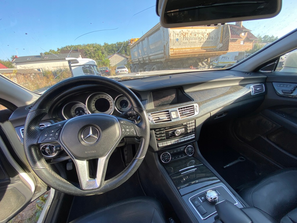 фото №1, Mercedes cls w218 панель  панель приладів ремені подушка безпеки 218 подушка повітряна коліно
