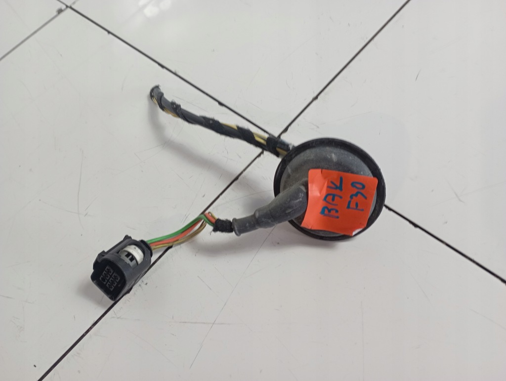 фото №1, Bmw 1 f20 колодка штекер бака