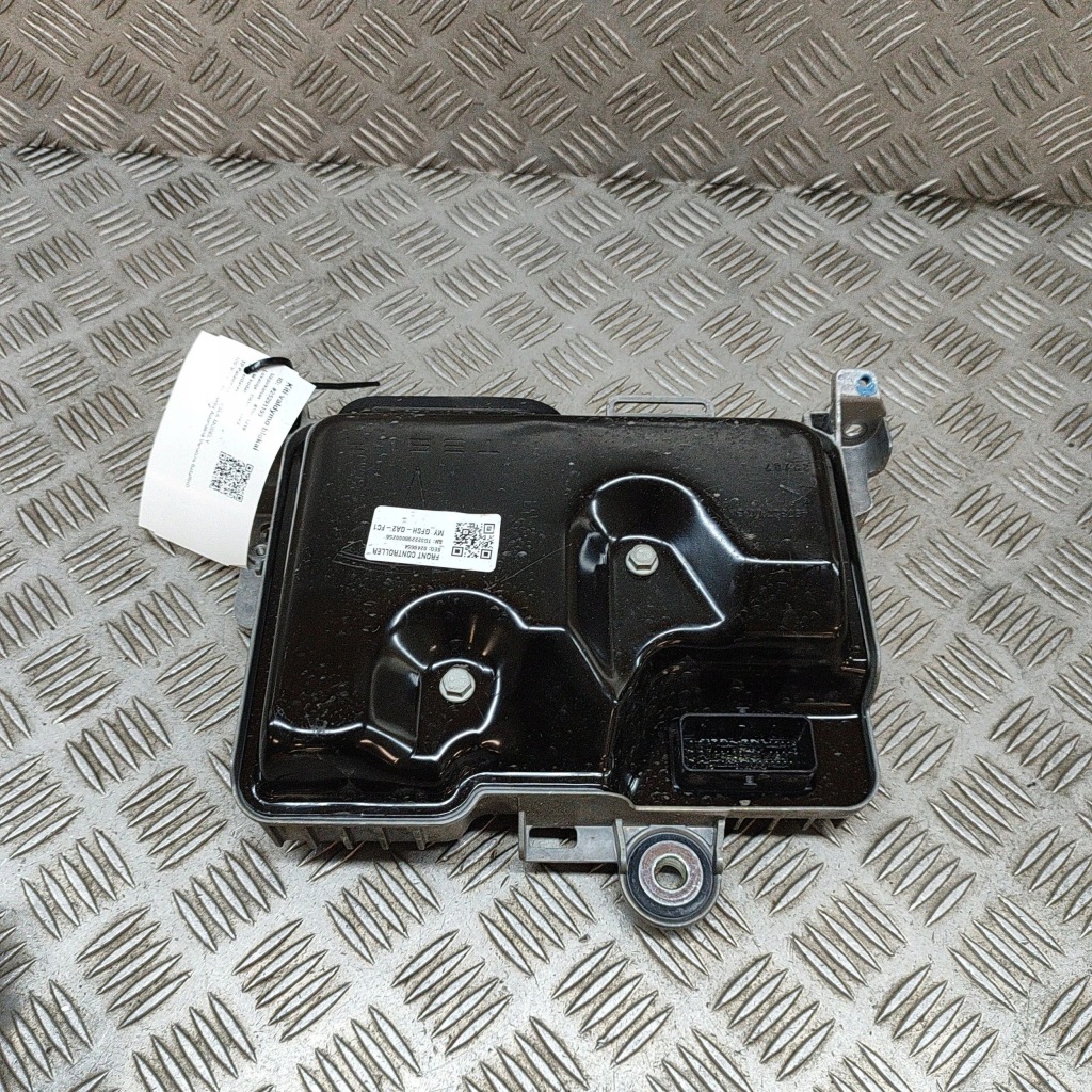 фото №1, Tesla model y 2022 блок управления / модуль комфорта