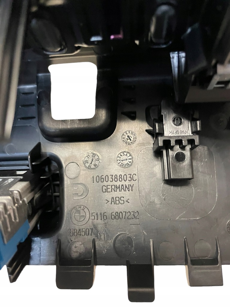 фото №6, Рамка защита dekor выборщик + разъём usb bmw g20 g21 2022r