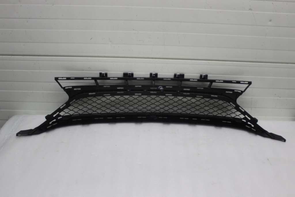 Mercedes e w212 63 amg середня решітка бампера a2128850424 Зі Шроту