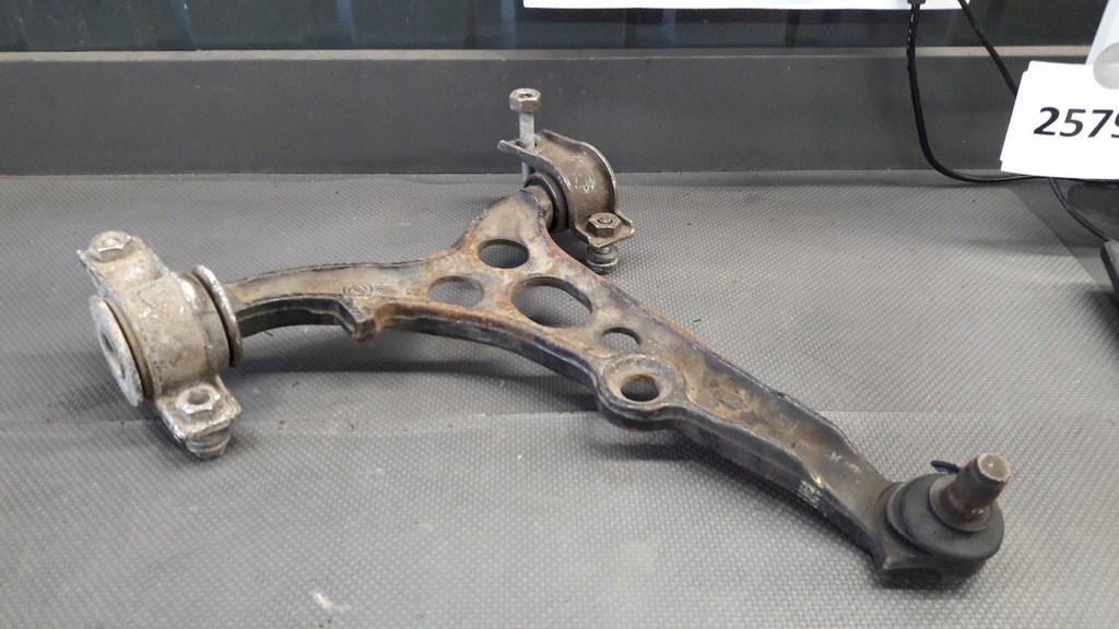 фото №1, Важіль правий перед lancia dedra delta ii