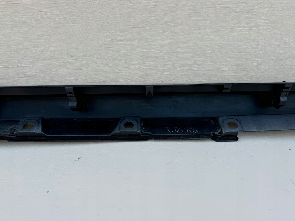 Lexus gs 300 h gs 300 12-18r накладка поріг права 75851-30260 Зі Шроту