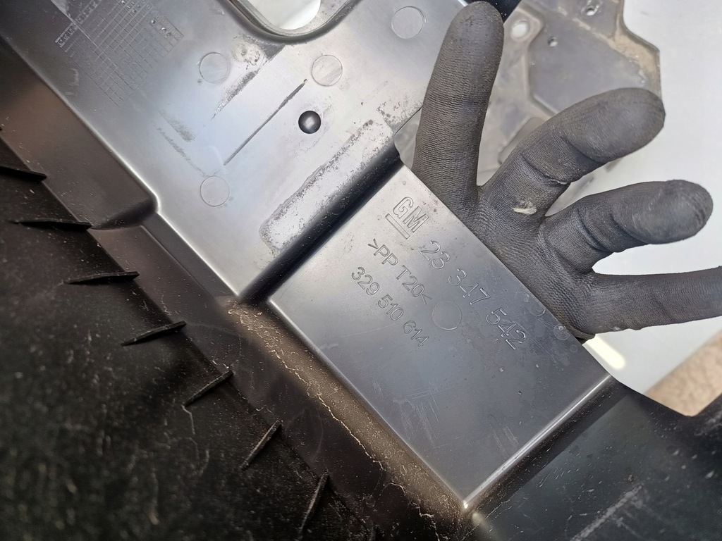 фото №7, Opel insignia b 17r- защита корпус основание аккумулятор 23347544 23347542