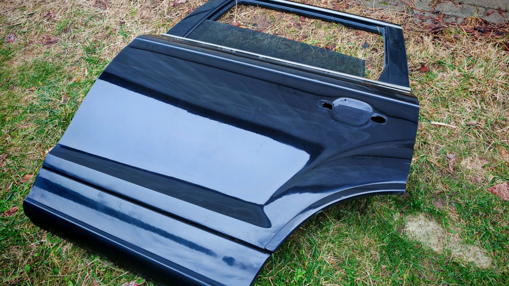 Двері лівий задня audi q7 4l lift lc9x в Україні