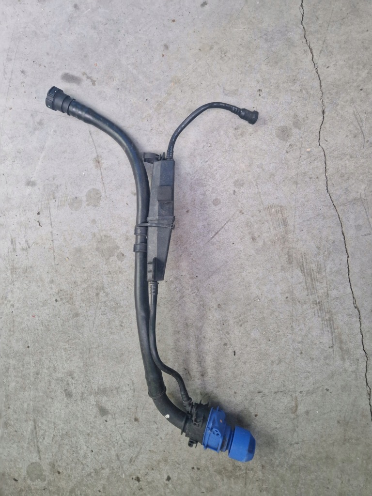 фото №1, Заливная горловина adblue citroen ds3 crossback 1,5bluehdi