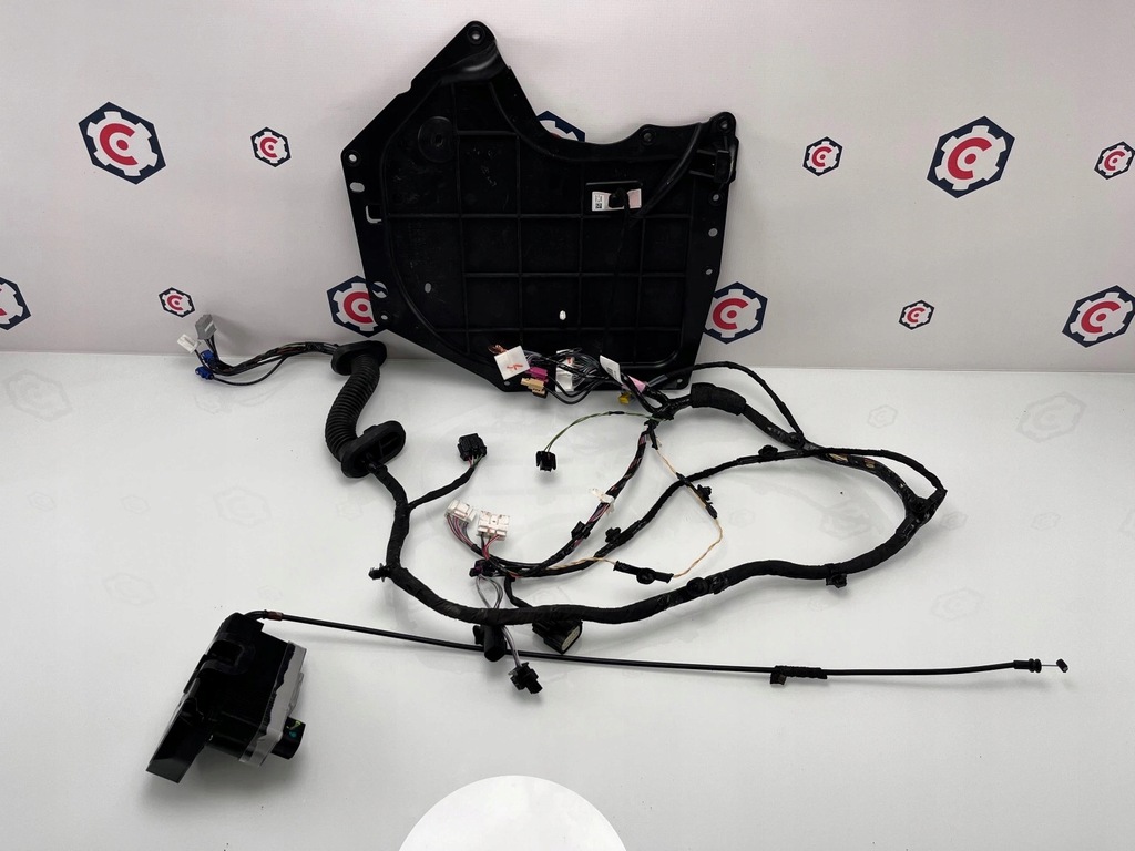 фото №1, Джгут захист двері права перед tesla x