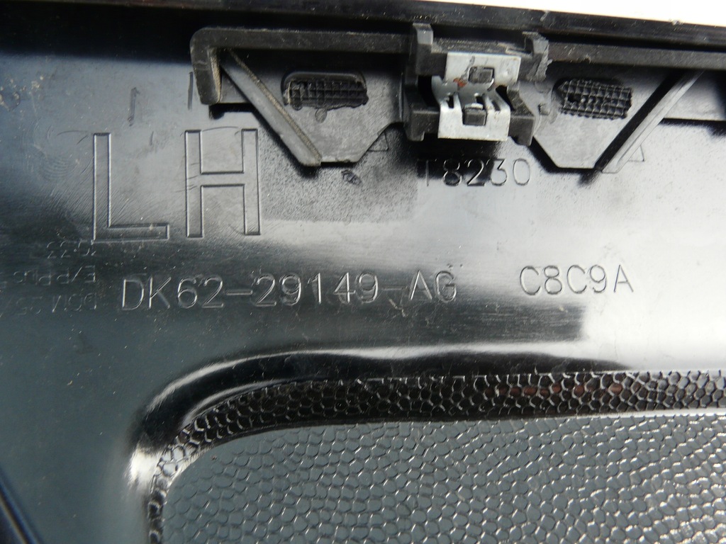 фото №8, Молдинг стойка крыла задняя левая range rover l494