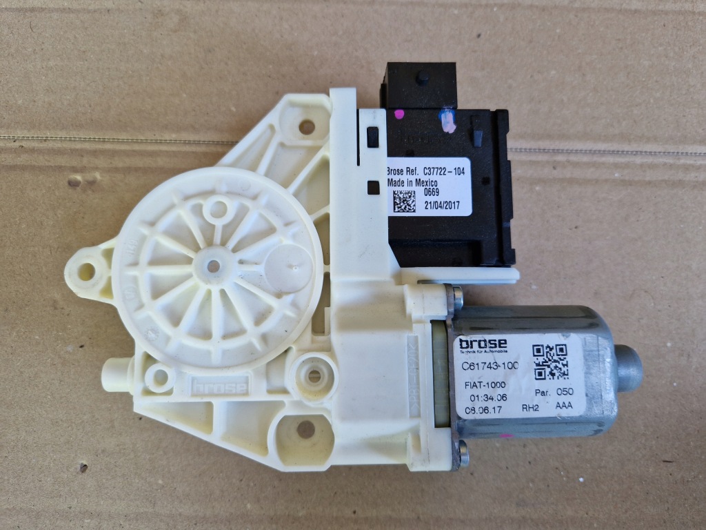 фото №1, Jeep compass ii 17- моторчик стекло правый перед c61743-100