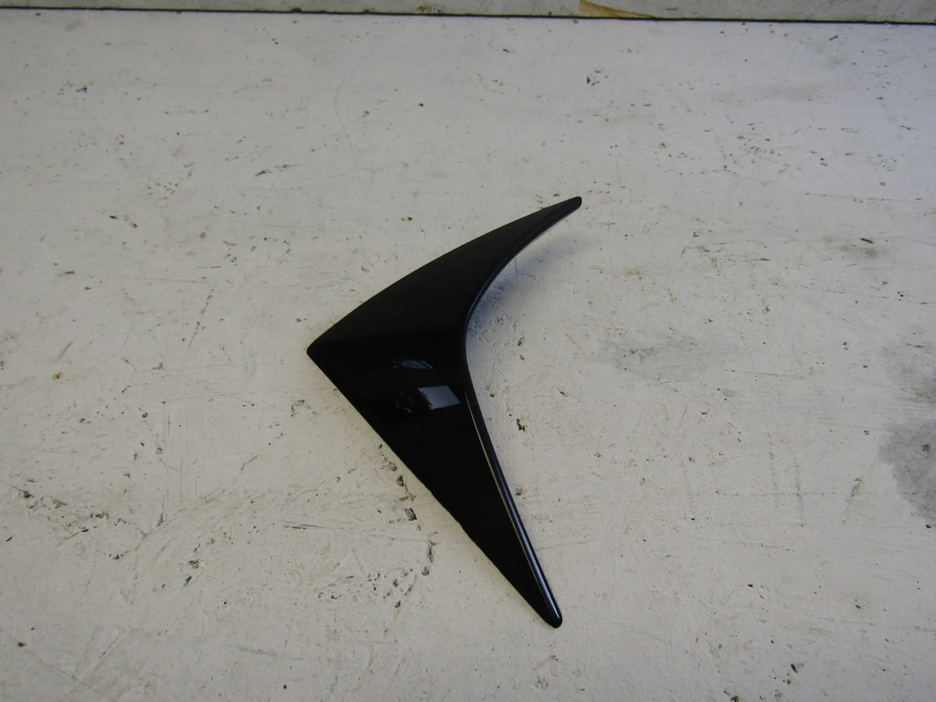 фото №8, Skoda superb iii kombi трикутник спойлер кришки лівий 3v9827931c