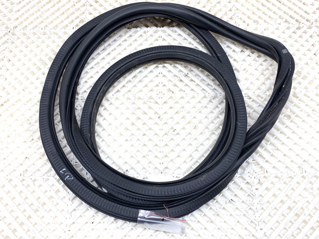 фото №1, Прокладка двері перед ліва skoda kamiq crossover 658867365b