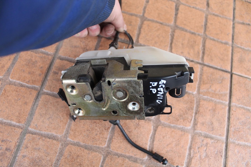 фото №3, Замок дверь правый перед 4 pin renault scenic ii