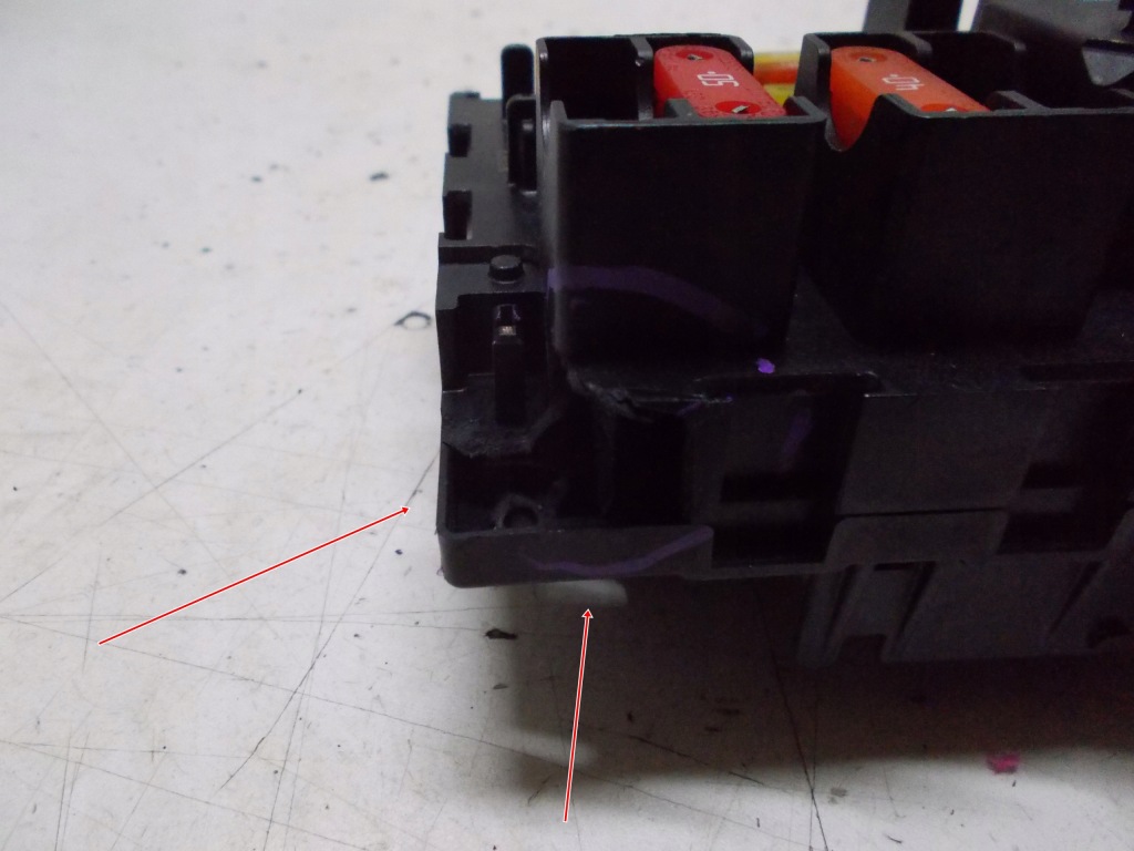 Mini countryman 19r коробка запобіжників Доставка