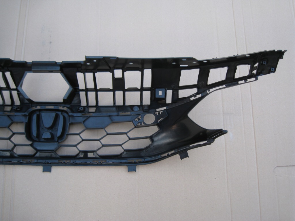 Решітка  решітка радіатора honda civic xi 2022-2025r новий model оригінал Доставка