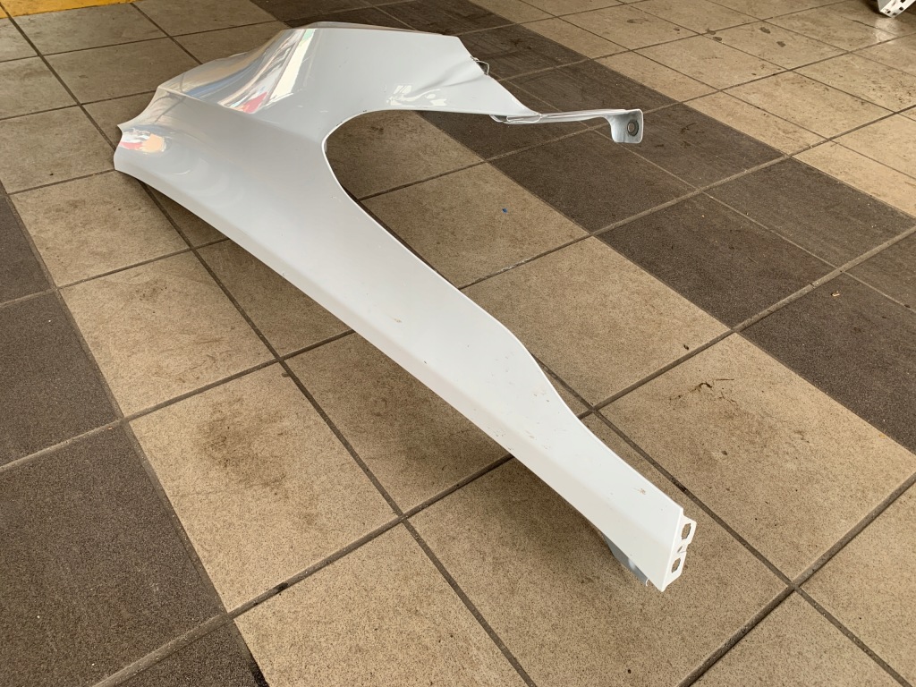 Крило ліве tesla model y Доставка
