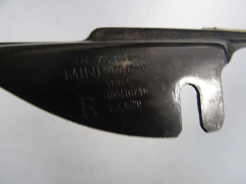 фото №2, Кронштейн лампы правый задняя mini clubman r55