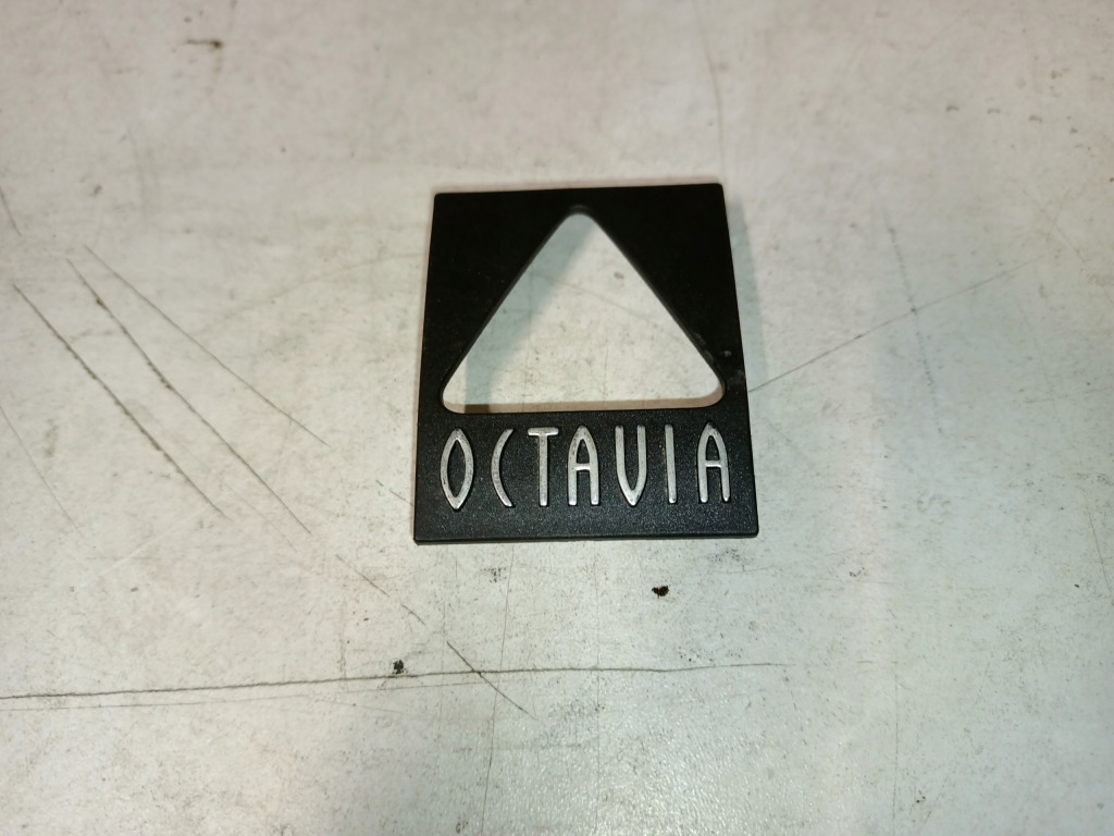 Купити Заглушка рамка світло аварійного skoda octavia 1 1u0820951/2