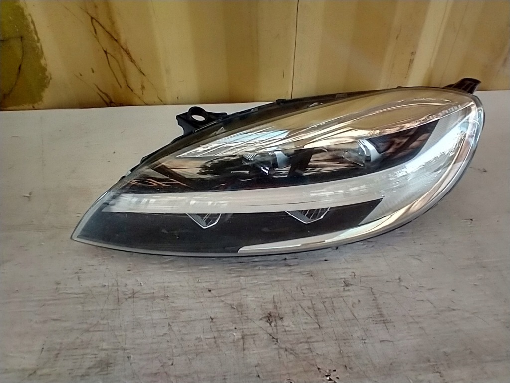 Купить Volvo v40 2 рестайлинг  2016- фара full led левая перед передняя 31677020 англичанин