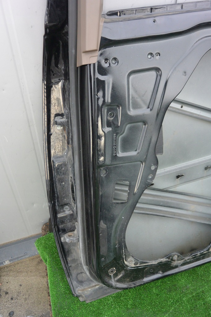 фото №16, Дверь правое задняя mercedes gl x164 чёрные c197