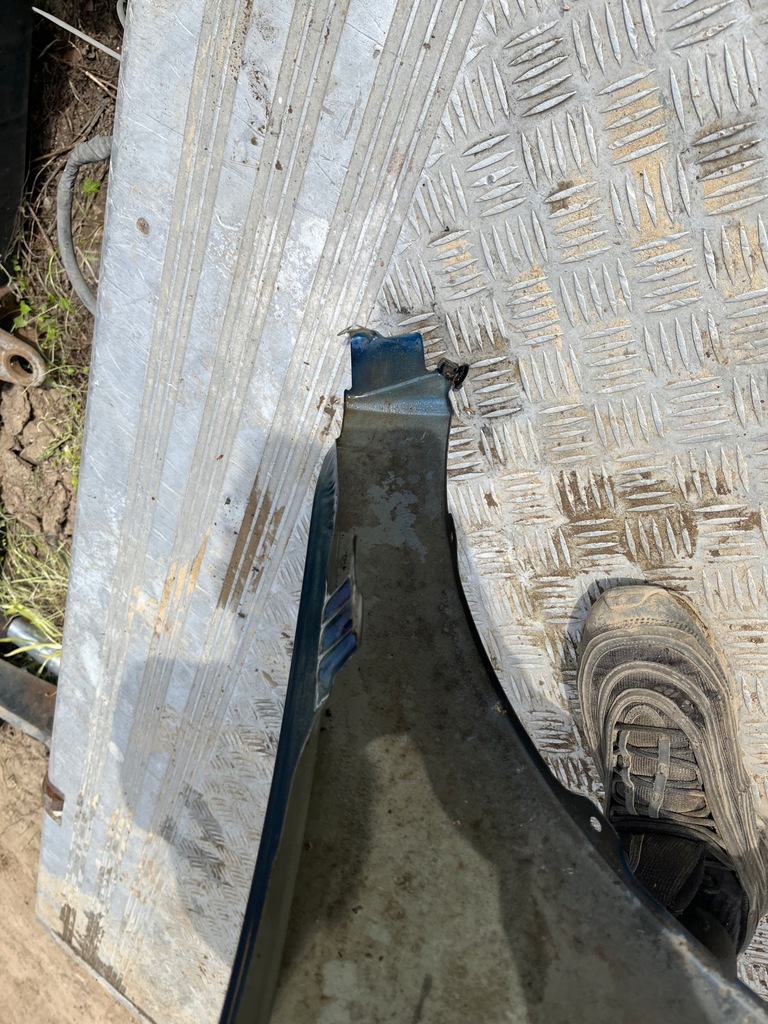 фото №11, Toyota avensis t25 крила правий перед правий передній