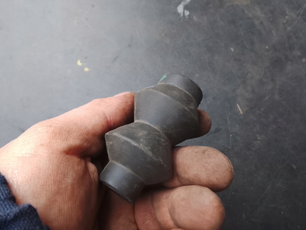 Fiat 125p 126 polonez skoda vw żuk nysa гумовий елемент накладка оригінал prl нова Недорого