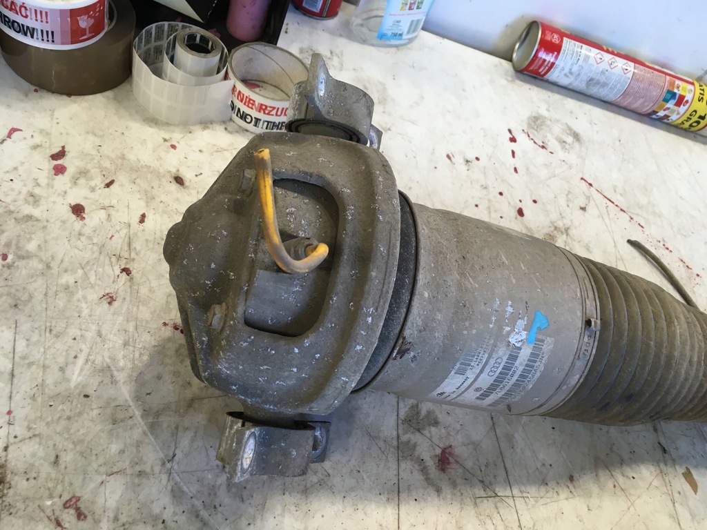 фото №7, Амортизатор правый левый задняя audi q7 4l 7l8616001