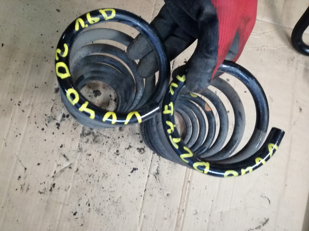 фото №3, Volvo v40 ii 2012 - 2019 rok пружина задняя комплект