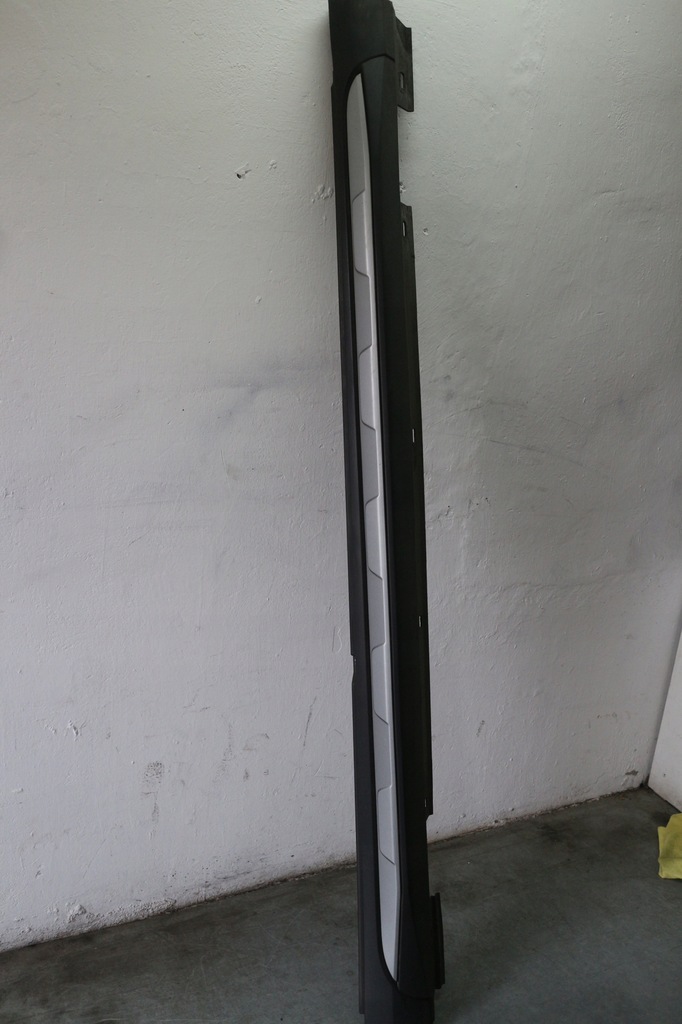 фото №1, Молдинг порог правая mercedes w156 x156 w176 gla 2013-2017 amg