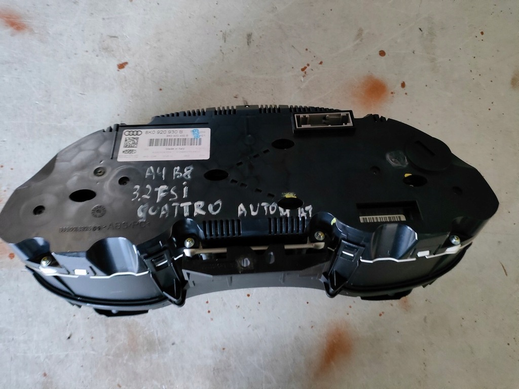 фото №5, Audi a4 b8 3.2fsi счетчик приборная панель 8k0920930b