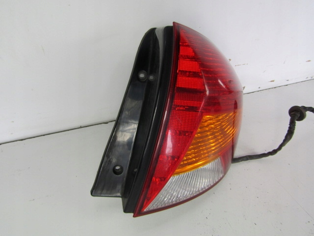 фото №10, Kia rio i dc лампа задняя правая kombi 0k34a5140r + вкладыш ламповый