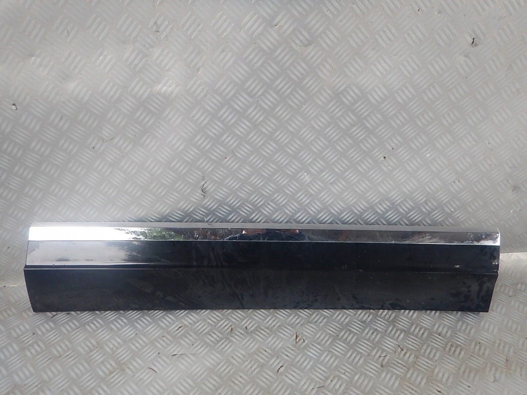 фото №1, Vw touareg iii r-line 760 правая молдинг дверь перед