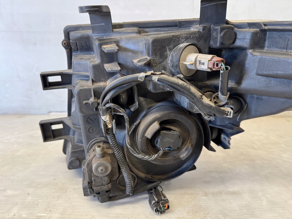 фото №8, Nissan navara d40 05-08 26010-eb30b лампа права передня правий перед h4 uk